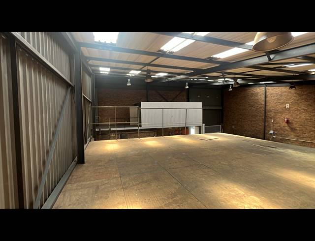 500M² WAREHOUSE TO LET IN SPARTAN